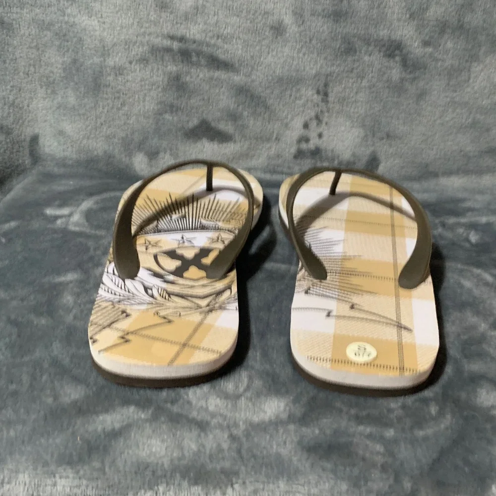 Twisted X Mens Plaid Graphic Flip Flop Sandals Brown Tan Crest Stars Size S 6/7